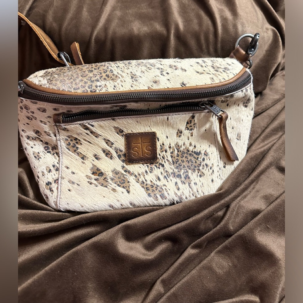 STS Ranchwear Sachi Sling crossbody